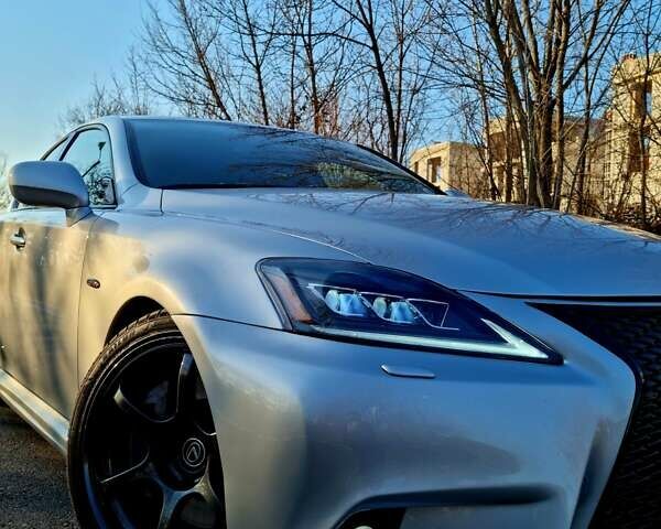 Сірий Лексус ІС, об'ємом двигуна 3 л та пробігом 230 тис. км за 14000 $, фото 2 на Automoto.ua