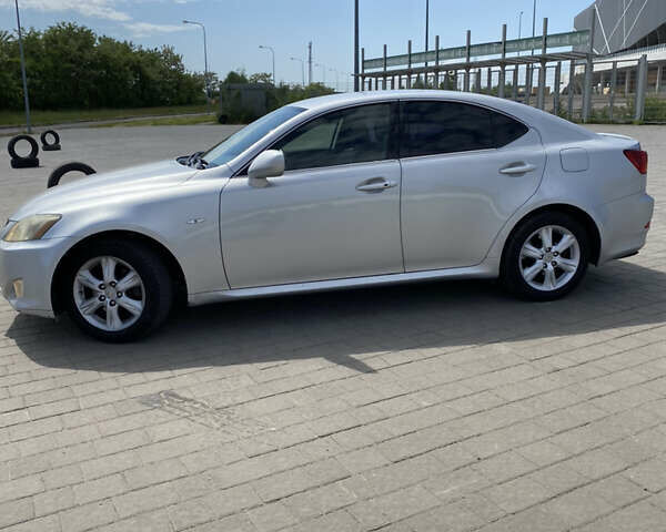 Серый Лексус ИС, объемом двигателя 2.23 л и пробегом 228 тыс. км за 7300 $, фото 2 на Automoto.ua