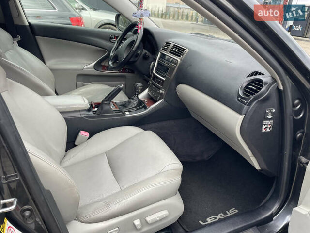 Серый Лексус ИС, объемом двигателя 2.23 л и пробегом 308 тыс. км за 6800 $, фото 60 на Automoto.ua