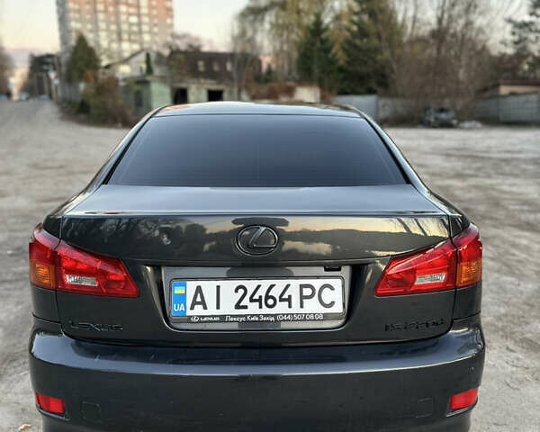 Серый Лексус ИС, объемом двигателя 2.23 л и пробегом 350 тыс. км за 6300 $, фото 5 на Automoto.ua