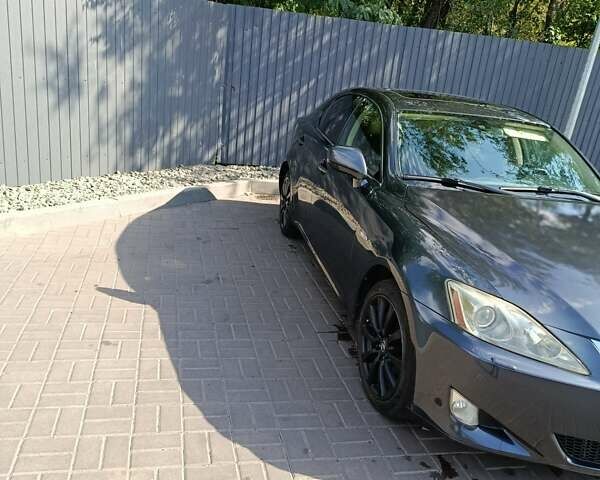 Сірий Лексус ІС, об'ємом двигуна 2.23 л та пробігом 166 тис. км за 8150 $, фото 5 на Automoto.ua
