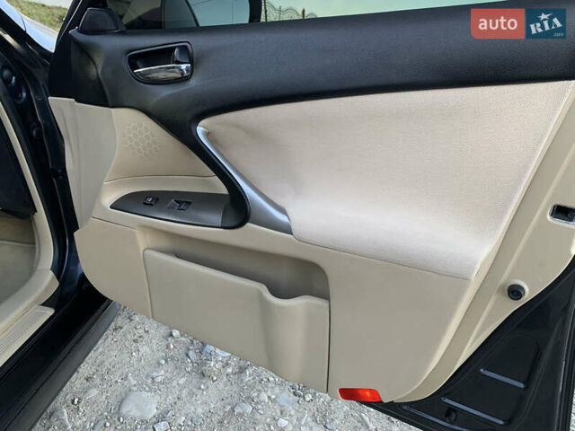 Сірий Лексус ІС, об'ємом двигуна 2.23 л та пробігом 320 тис. км за 7500 $, фото 35 на Automoto.ua