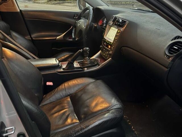 Серый Лексус ИС, объемом двигателя 2.2 л и пробегом 350 тыс. км за 4900 $, фото 10 на Automoto.ua