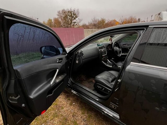 Серый Лексус ИС, объемом двигателя 2 л и пробегом 190 тыс. км за 3700 $, фото 4 на Automoto.ua
