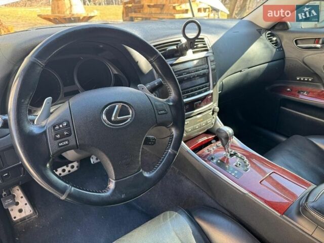 Серый Лексус ИС, объемом двигателя 3 л и пробегом 255 тыс. км за 7900 $, фото 6 на Automoto.ua