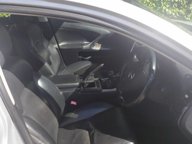 Серый Лексус ИС, объемом двигателя 2.2 л и пробегом 180 тыс. км за 3472 $, фото 4 на Automoto.ua