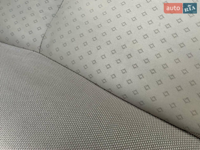 Сірий Лексус ІС, об'ємом двигуна 2.23 л та пробігом 320 тис. км за 7500 $, фото 64 на Automoto.ua