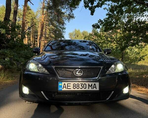 Серый Лексус ИС, объемом двигателя 2.2 л и пробегом 303 тыс. км за 9200 $, фото 6 на Automoto.ua