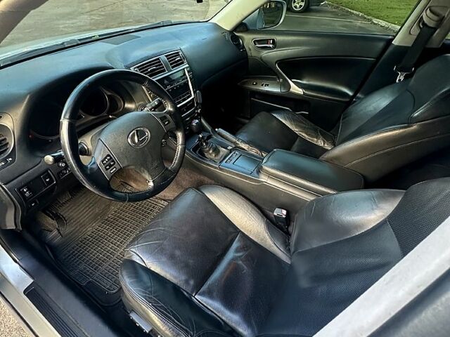 Серый Лексус ИС, объемом двигателя 2.2 л и пробегом 300 тыс. км за 3850 $, фото 8 на Automoto.ua