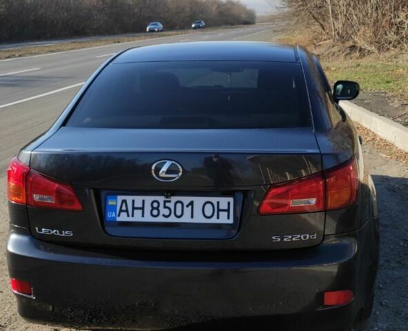 Серый Лексус ИС, объемом двигателя 2.2 л и пробегом 290 тыс. км за 9000 $, фото 4 на Automoto.ua