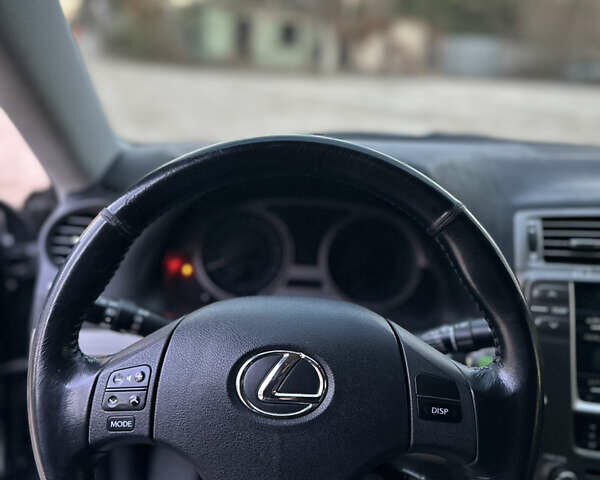 Серый Лексус ИС, объемом двигателя 2.23 л и пробегом 350 тыс. км за 6300 $, фото 12 на Automoto.ua
