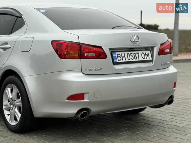 Серый Лексус ИС, объемом двигателя 2.5 л и пробегом 200 тыс. км за 8000 $, фото 9 на Automoto.ua