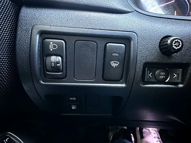 Серый Лексус ИС, объемом двигателя 2.2 л и пробегом 300 тыс. км за 3850 $, фото 11 на Automoto.ua