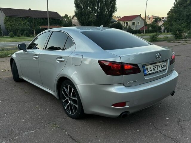 Сірий Лексус ІС, об'ємом двигуна 2.5 л та пробігом 190 тис. км за 8500 $, фото 2 на Automoto.ua