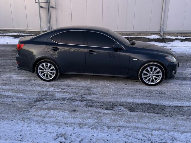 Сірий Лексус ІС, об'ємом двигуна 2.2 л та пробігом 150 тис. км за 4700 $, фото 3 на Automoto.ua