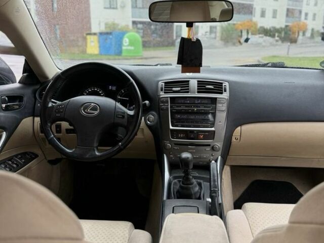 Сірий Лексус ІС, об'ємом двигуна 2.2 л та пробігом 250 тис. км за 3700 $, фото 8 на Automoto.ua