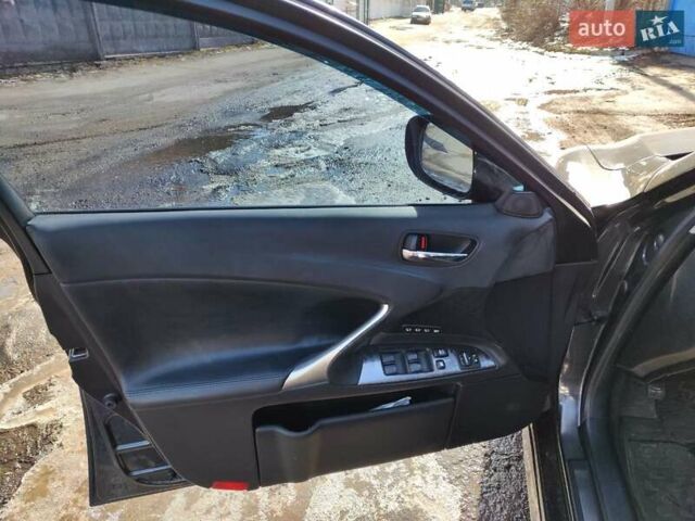 Сірий Лексус ІС, об'ємом двигуна 2.5 л та пробігом 190 тис. км за 11599 $, фото 9 на Automoto.ua