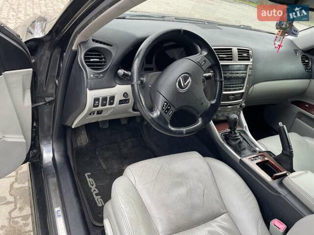 Серый Лексус ИС, объемом двигателя 2.23 л и пробегом 307 тыс. км за 7000 $, фото 58 на Automoto.ua