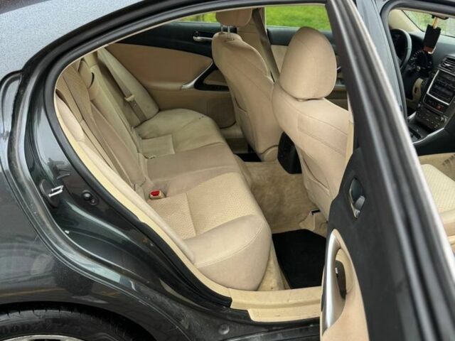 Сірий Лексус ІС, об'ємом двигуна 2.2 л та пробігом 250 тис. км за 3700 $, фото 10 на Automoto.ua