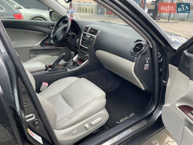 Серый Лексус ИС, объемом двигателя 2.23 л и пробегом 307 тыс. км за 7000 $, фото 46 на Automoto.ua