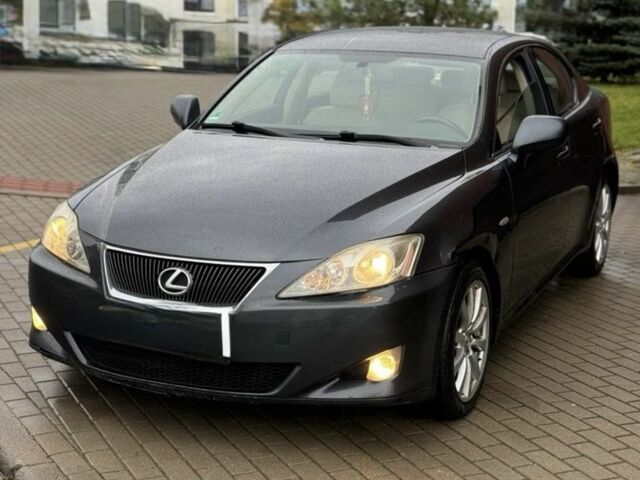 Сірий Лексус ІС, об'ємом двигуна 2.2 л та пробігом 250 тис. км за 3700 $, фото 1 на Automoto.ua