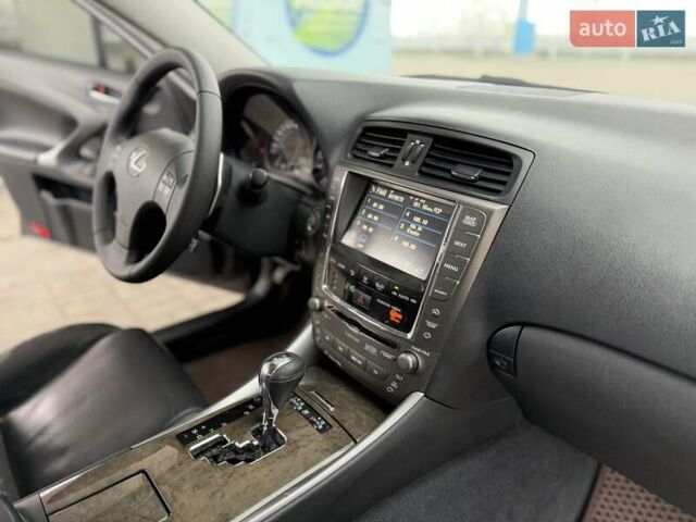 Сірий Лексус ІС, об'ємом двигуна 2.5 л та пробігом 182 тис. км за 9200 $, фото 27 на Automoto.ua