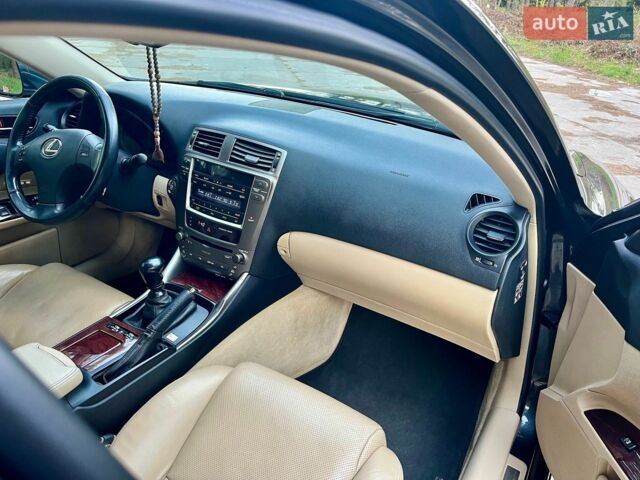 Сірий Лексус ІС, об'ємом двигуна 2.23 л та пробігом 158 тис. км за 8400 $, фото 18 на Automoto.ua