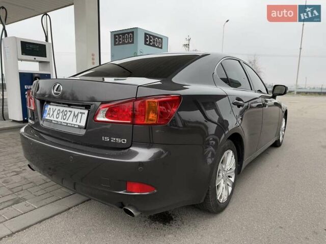 Сірий Лексус ІС, об'ємом двигуна 2.5 л та пробігом 182 тис. км за 9200 $, фото 9 на Automoto.ua