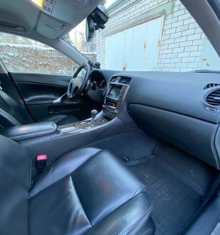 Серый Лексус ИС, объемом двигателя 2.5 л и пробегом 191 тыс. км за 11000 $, фото 9 на Automoto.ua