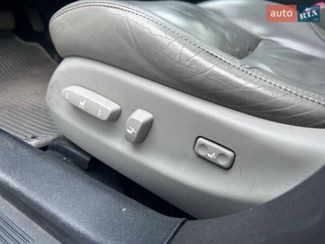Сірий Лексус ІС, об'ємом двигуна 2.5 л та пробігом 203 тис. км за 9990 $, фото 18 на Automoto.ua
