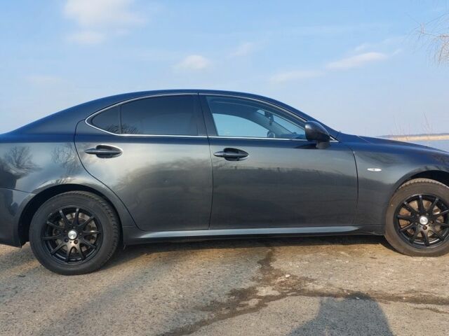 Сірий Лексус ІС, об'ємом двигуна 2.2 л та пробігом 276 тис. км за 9200 $, фото 2 на Automoto.ua