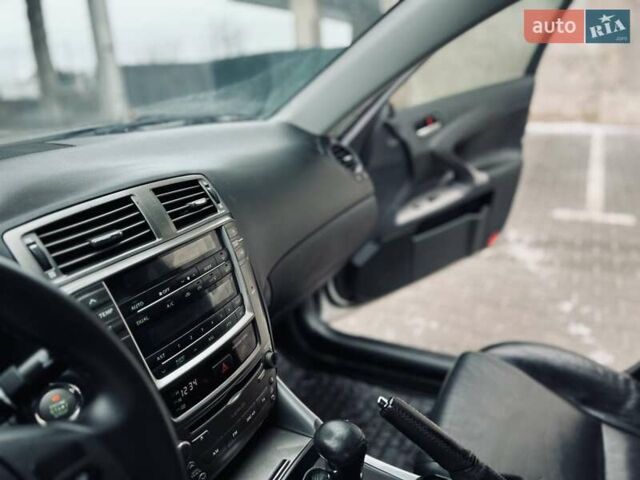Сірий Лексус ІС, об'ємом двигуна 2.23 л та пробігом 200 тис. км за 9499 $, фото 27 на Automoto.ua