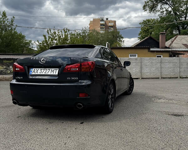 Серый Лексус ИС, объемом двигателя 3 л и пробегом 190 тыс. км за 9400 $, фото 5 на Automoto.ua