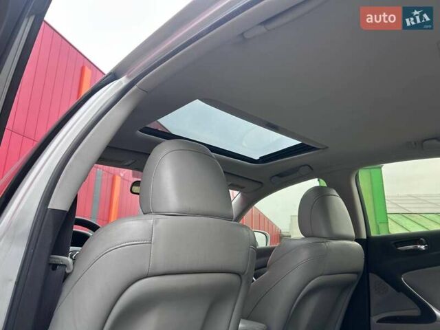Сірий Лексус ІС, об'ємом двигуна 2.5 л та пробігом 203 тис. км за 9990 $, фото 14 на Automoto.ua