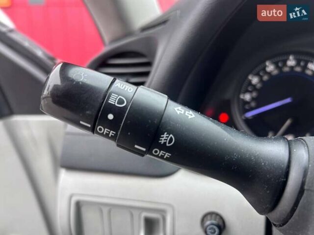 Сірий Лексус ІС, об'ємом двигуна 2.5 л та пробігом 203 тис. км за 11490 $, фото 25 на Automoto.ua