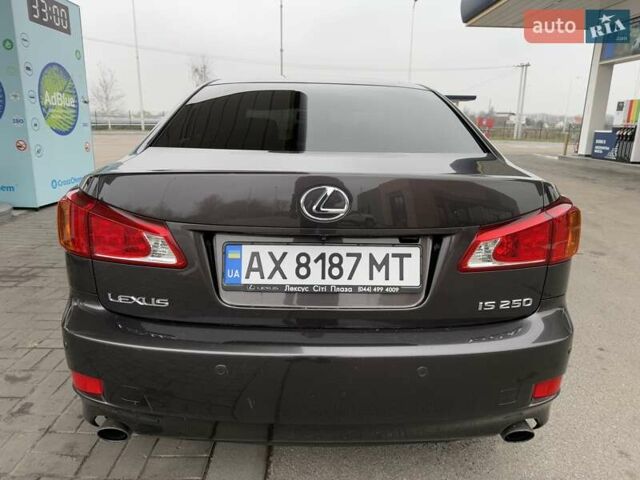 Сірий Лексус ІС, об'ємом двигуна 2.5 л та пробігом 182 тис. км за 9200 $, фото 8 на Automoto.ua