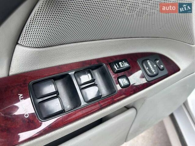 Сірий Лексус ІС, об'ємом двигуна 2.5 л та пробігом 203 тис. км за 11490 $, фото 17 на Automoto.ua