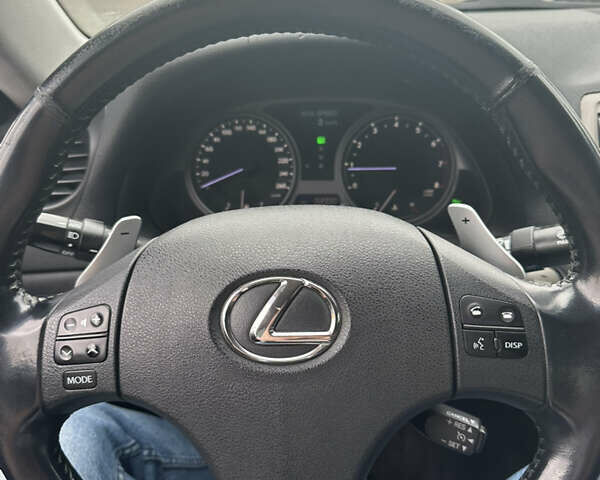 Сірий Лексус ІС, об'ємом двигуна 3 л та пробігом 166 тис. км за 10900 $, фото 12 на Automoto.ua
