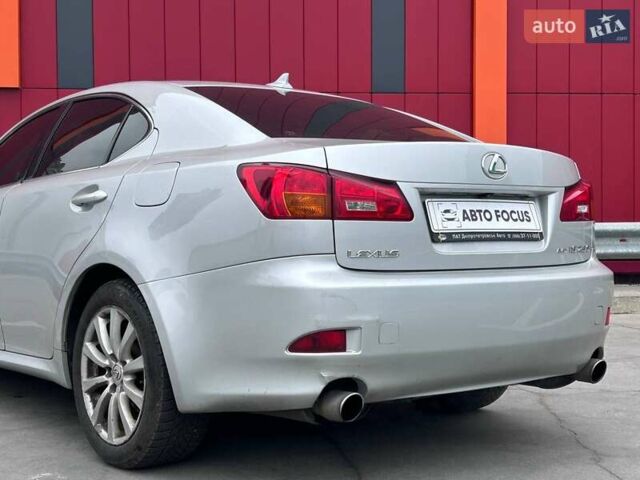 Серый Лексус ИС, объемом двигателя 2.5 л и пробегом 203 тыс. км за 9690 $, фото 4 на Automoto.ua