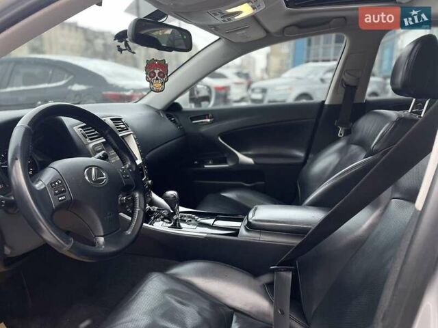 Серый Лексус ИС, объемом двигателя 2.5 л и пробегом 221 тыс. км за 9999 $, фото 11 на Automoto.ua