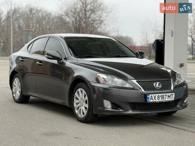 Сірий Лексус ІС, об'ємом двигуна 2.5 л та пробігом 182 тис. км за 9200 $, фото 2 на Automoto.ua