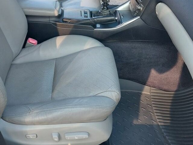 Сірий Лексус ІС, об'ємом двигуна 2.2 л та пробігом 276 тис. км за 9200 $, фото 5 на Automoto.ua