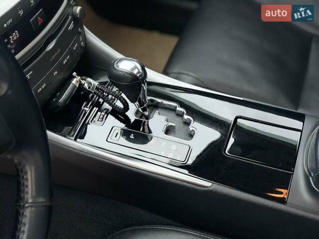 Серый Лексус ИС, объемом двигателя 2.5 л и пробегом 221 тыс. км за 9999 $, фото 19 на Automoto.ua