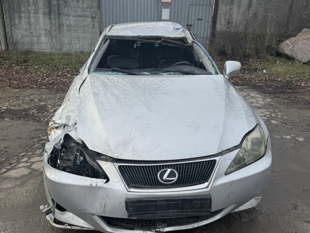 Серый Лексус ИС, объемом двигателя 2.2 л и пробегом 340 тыс. км за 2200 $, фото 2 на Automoto.ua