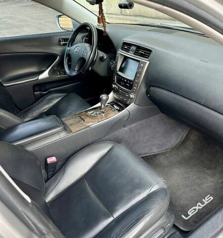 Сірий Лексус ІС, об'ємом двигуна 2.5 л та пробігом 193 тис. км за 11700 $, фото 6 на Automoto.ua