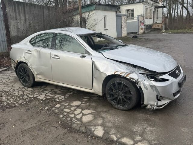 Серый Лексус ИС, объемом двигателя 2.2 л и пробегом 340 тыс. км за 2200 $, фото 3 на Automoto.ua