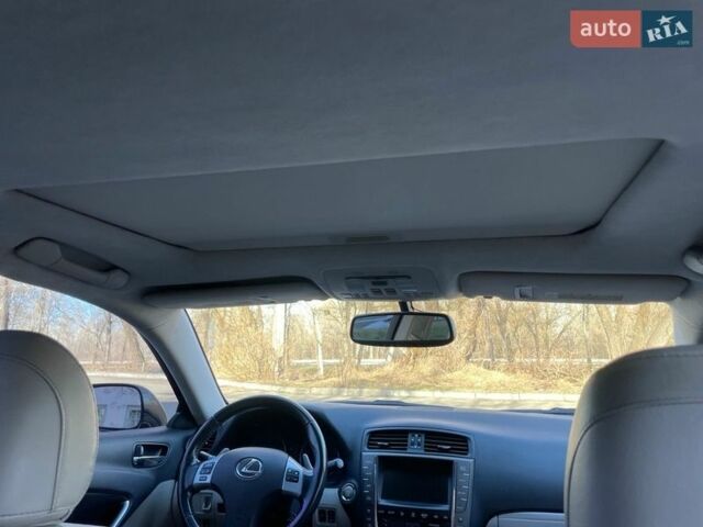 Сірий Лексус ІС, об'ємом двигуна 2.5 л та пробігом 251 тис. км за 12000 $, фото 20 на Automoto.ua