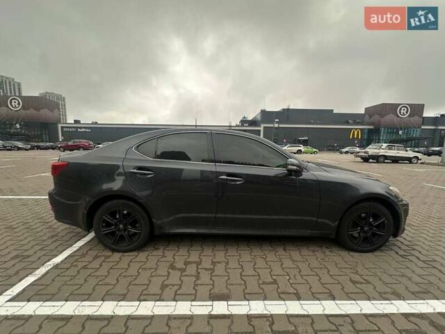 Сірий Лексус ІС, об'ємом двигуна 2.5 л та пробігом 150 тис. км за 11100 $, фото 4 на Automoto.ua