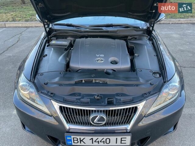 Сірий Лексус ІС, об'ємом двигуна 2.5 л та пробігом 251 тис. км за 12000 $, фото 23 на Automoto.ua
