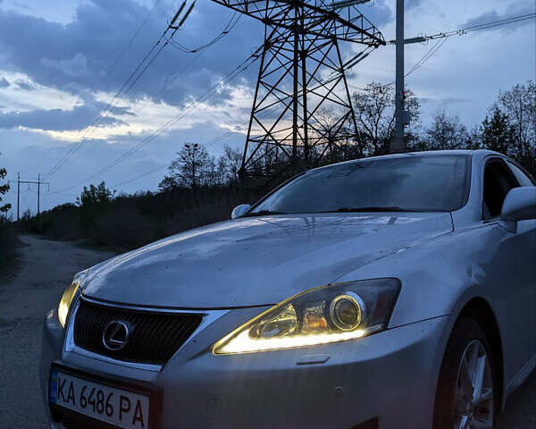 Сірий Лексус ІС, об'ємом двигуна 2.23 л та пробігом 228 тис. км за 10500 $, фото 4 на Automoto.ua